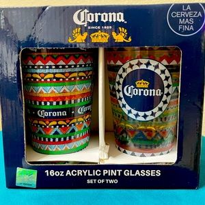 NIB Set of two Corona acrylic pint glasses 16oz
